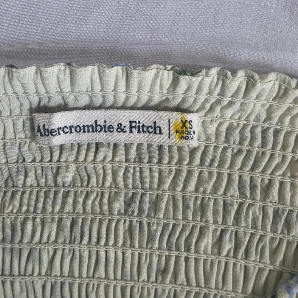 Abercrombie & Fitch Floral cottagecore lace up romantic Puff Sleeve top size XS